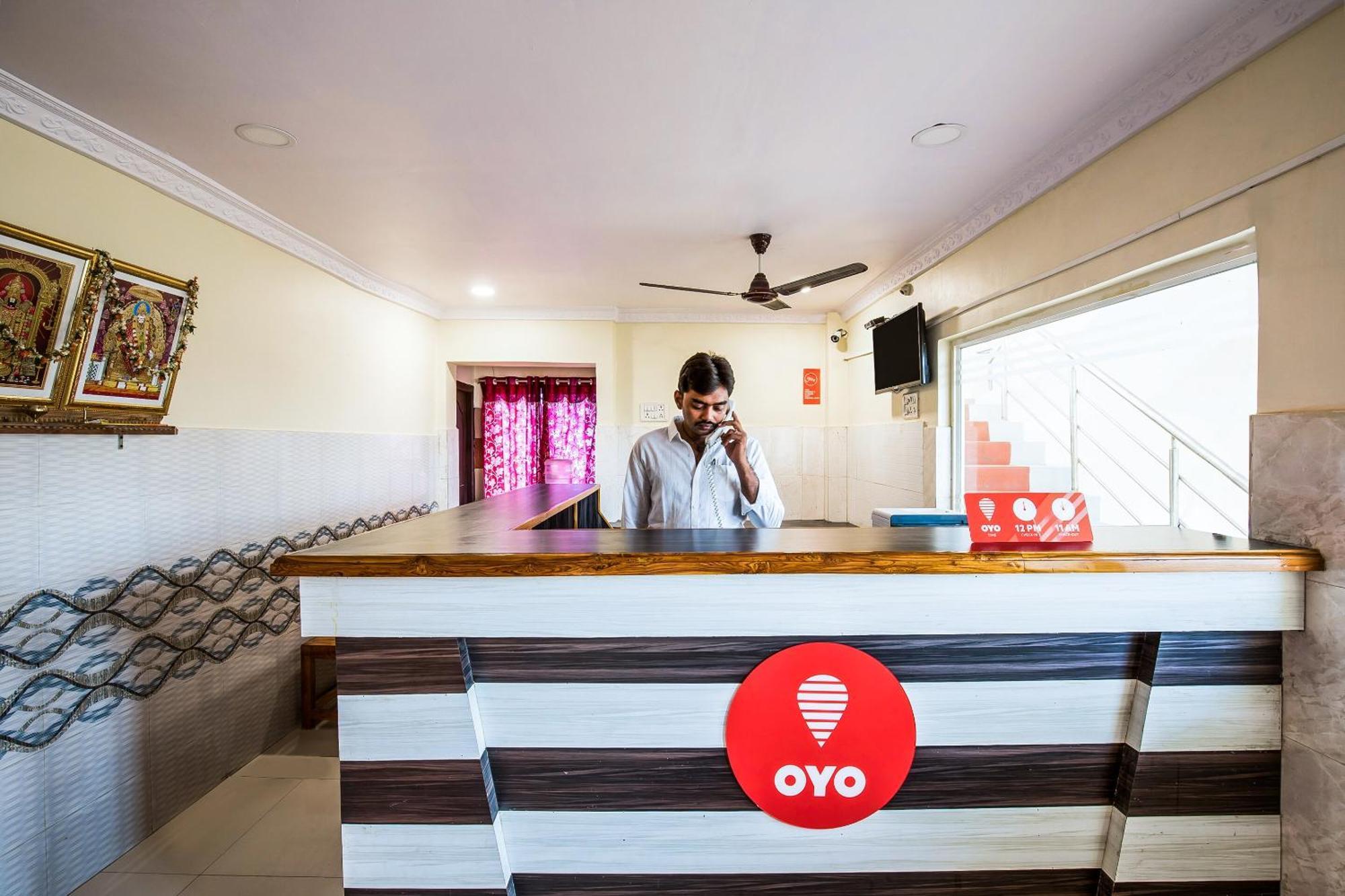 Oyo Hotel Crystal วารังกัล ภายนอก รูปภาพ