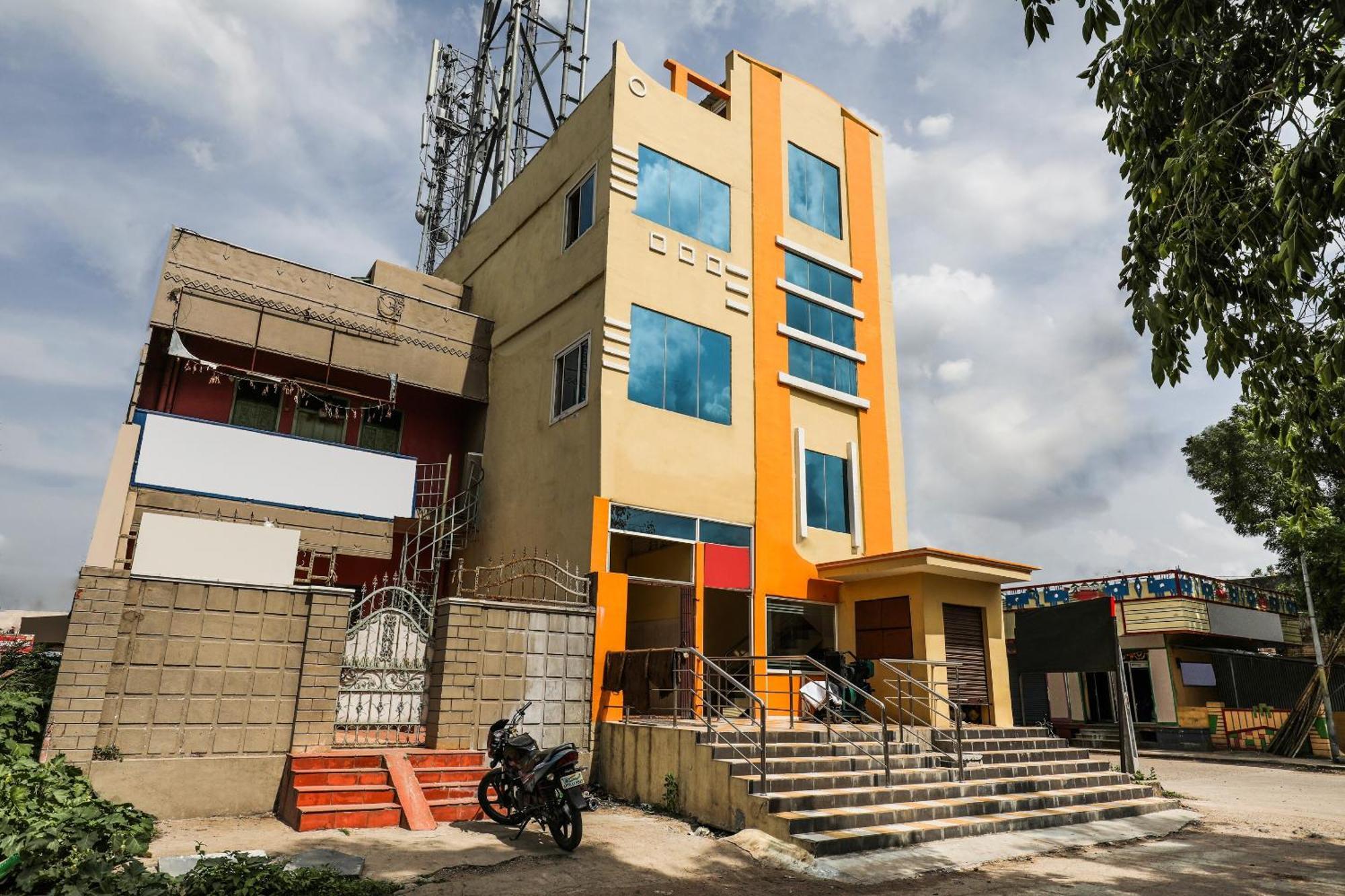 Oyo Hotel Crystal วารังกัล ภายนอก รูปภาพ